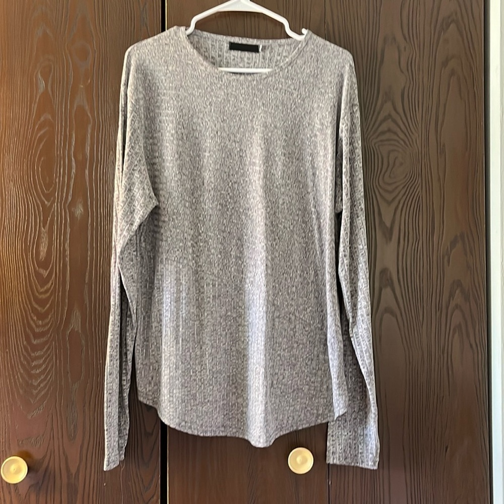 Zacard long sleeved lightweight gray sweater. Size XXL.